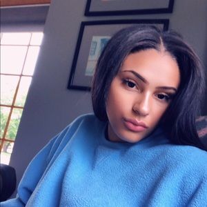 Meet your Posher, Elizabeth